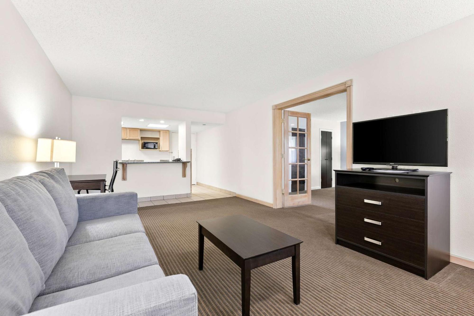 Hotel Western Downtown 3*