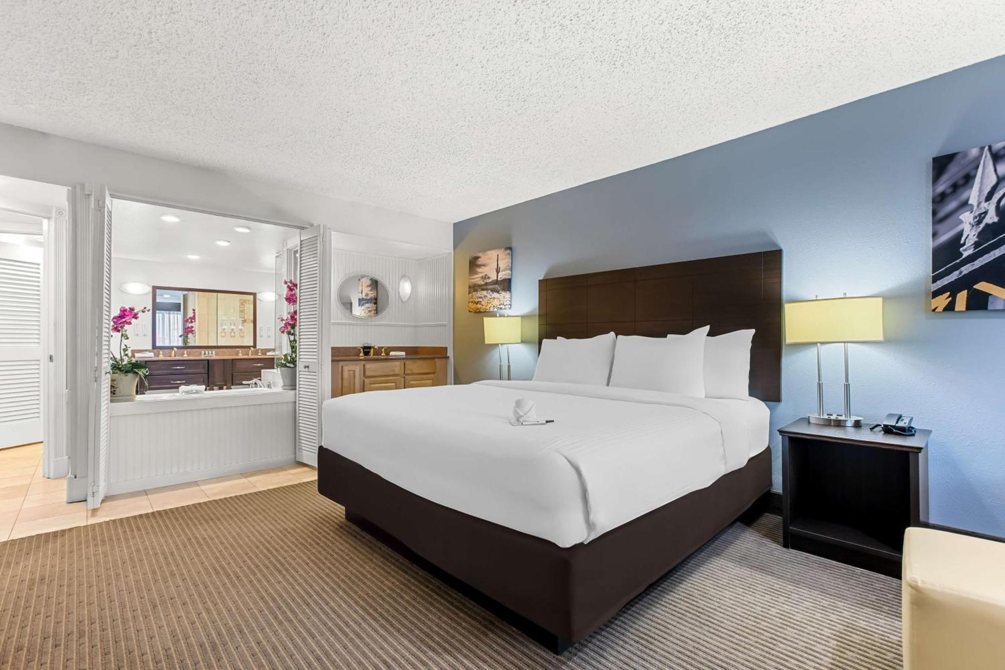 Western Downtown Hotel 3*