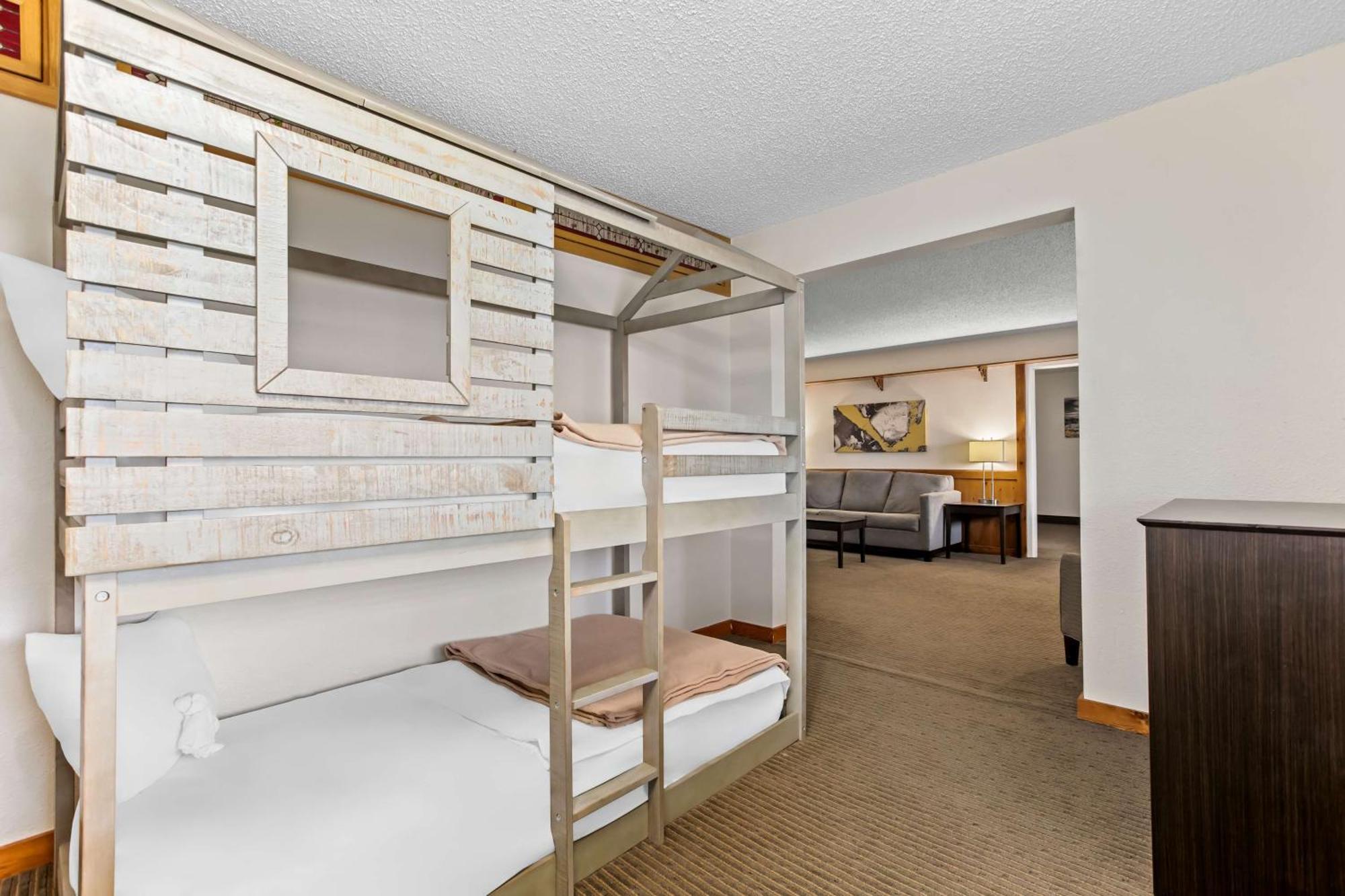Hotel Western Downtown 3*
